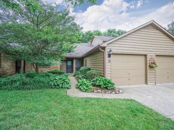 19 Evergreen Circle, Wyoming, OH 45215