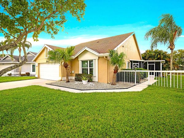 7852 Lake Champlain Court, Delray Beach, FL 33446