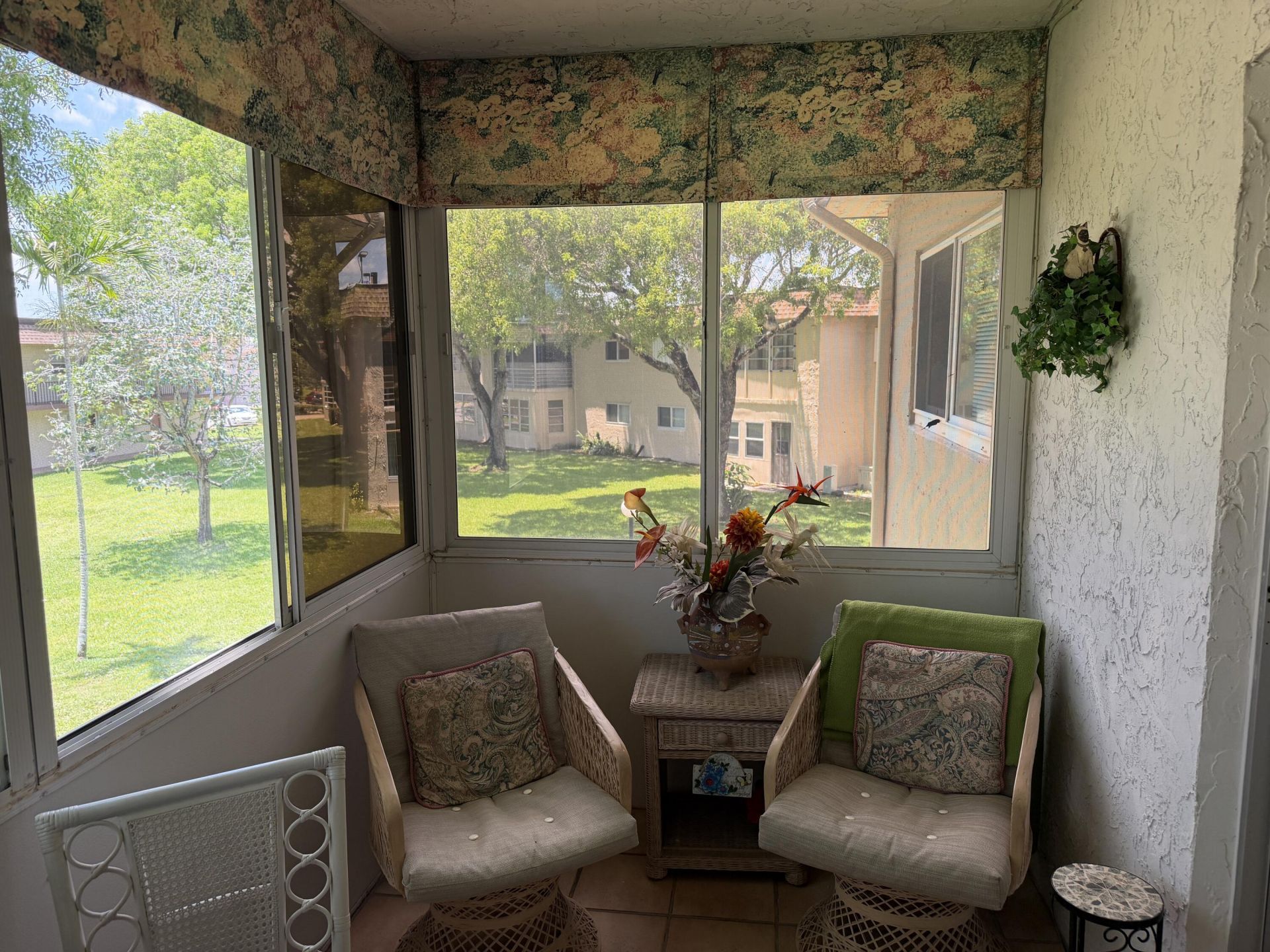 752 Lori Drive, Unit 210, Palm Springs, FL 33461 Photo