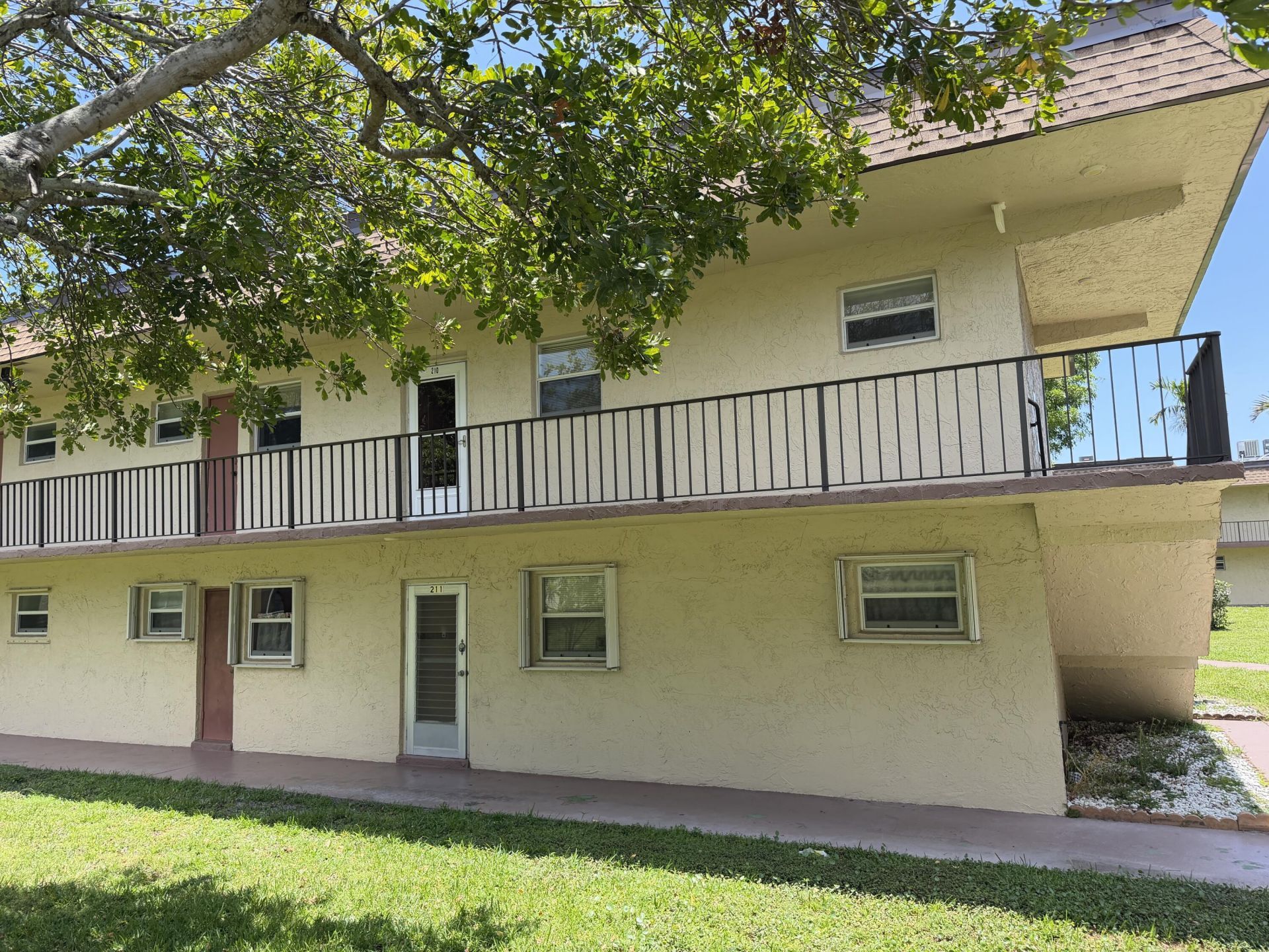 752 Lori Drive, Unit 210, Palm Springs, FL 33461 Photo