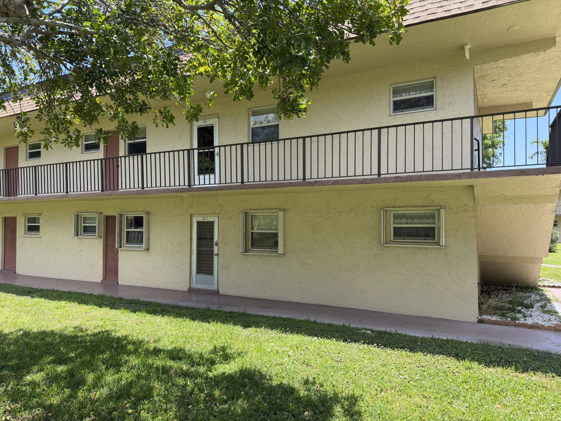 752 Lori Drive, Unit 210, Palm Springs, FL 33461 Photo
