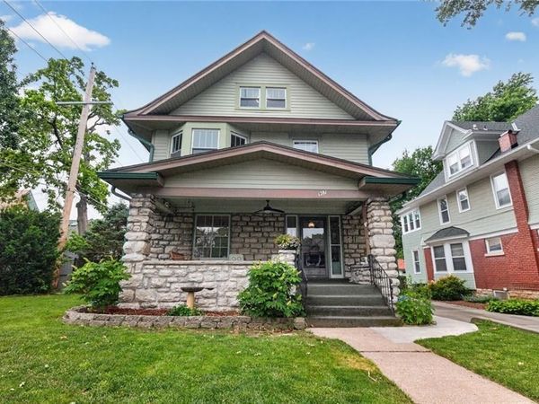 907 W 32nd Street, Kansas City, MO 64111