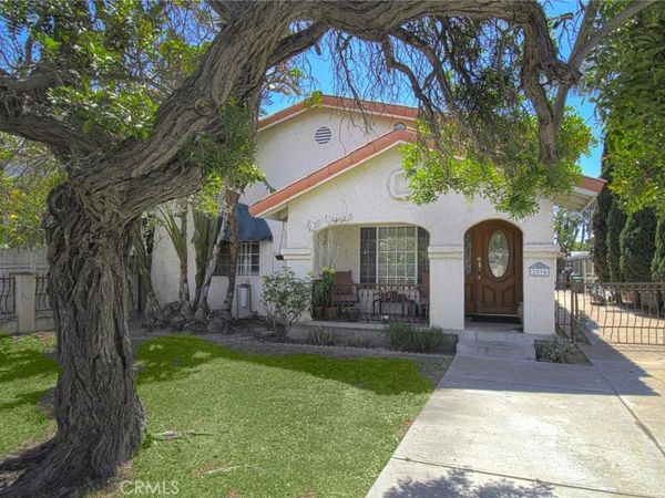 2094 Orange Avenue, Costa Mesa, CA 92627