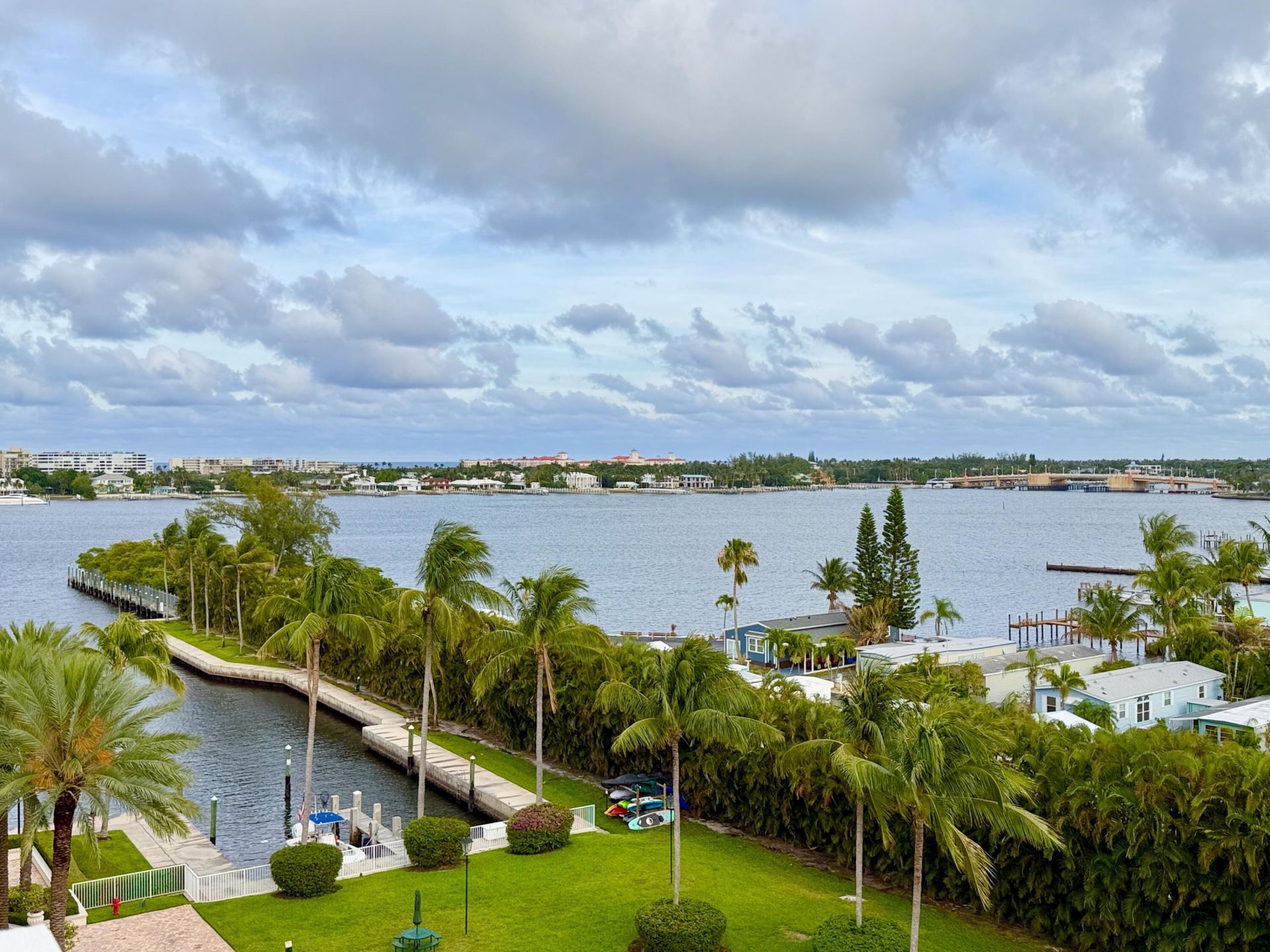 804 E Windward Way, Unit Ph15, Lantana, FL 33462 Photo