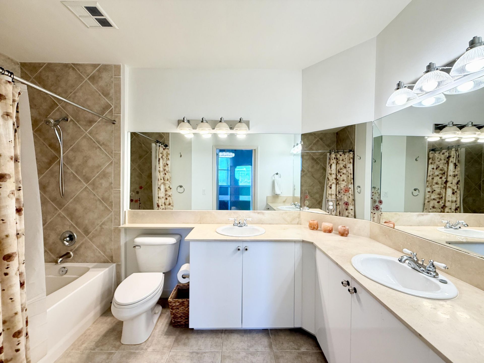 804 E Windward Way, Unit Ph15, Lantana, FL 33462 Photo