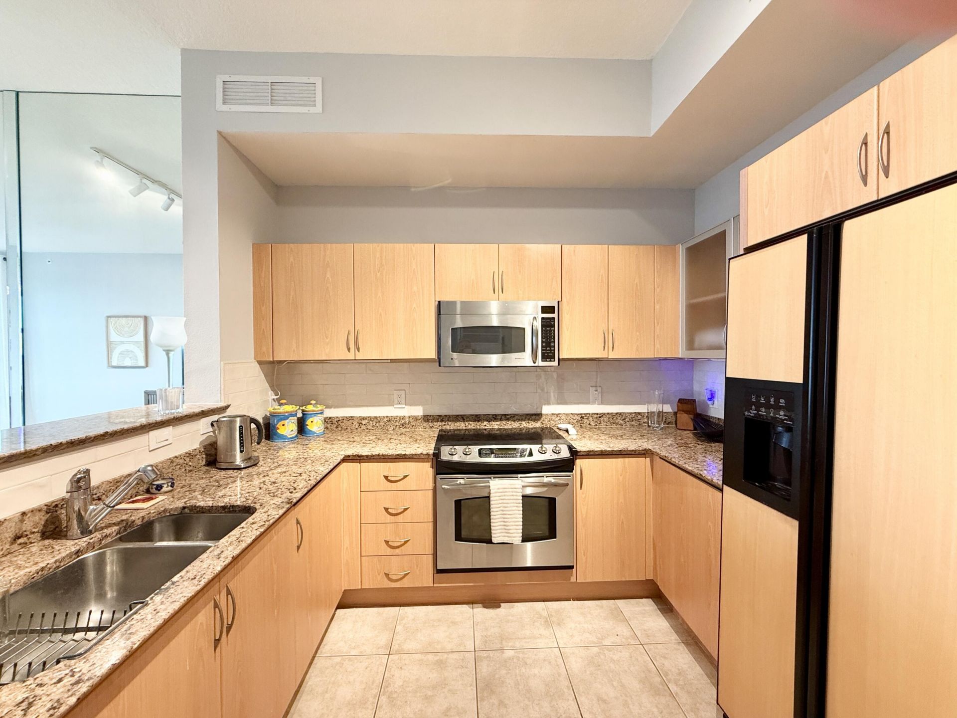 804 E Windward Way, Unit Ph15, Lantana, FL 33462 Photo