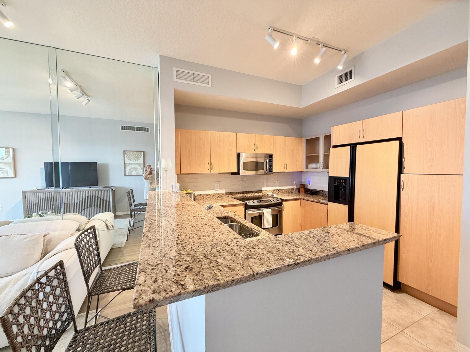 804 E Windward Way, Unit Ph15, Lantana, FL 33462 Photo