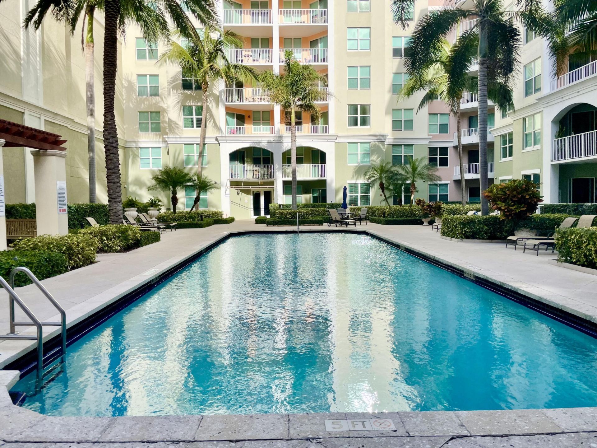 804 E Windward Way, Unit Ph15, Lantana, FL 33462 Photo