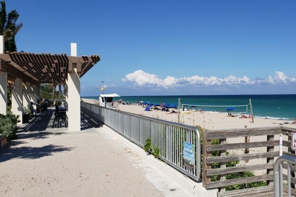 804 E Windward Way, Unit Ph15, Lantana, FL 33462 Photo