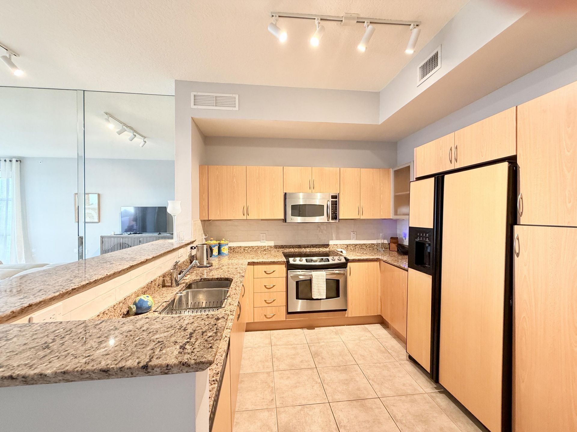 804 E Windward Way, Unit Ph15, Lantana, FL 33462 Photo
