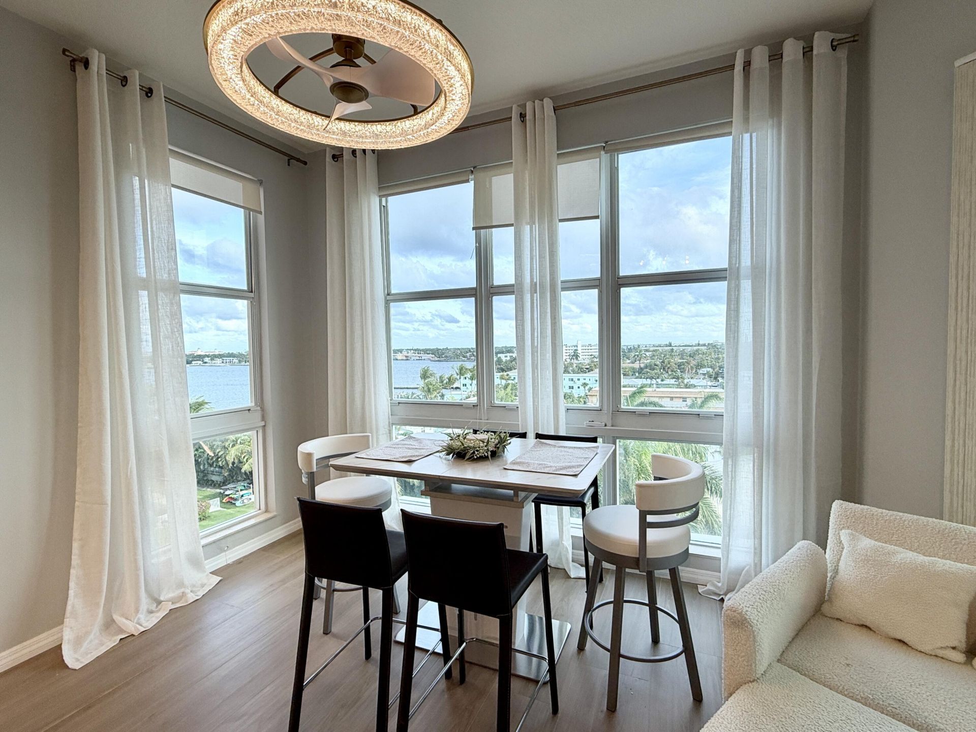 804 E Windward Way, Unit Ph15, Lantana, FL 33462 Photo