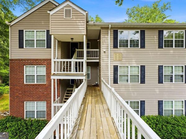 352 Teal Court, Roswell, GA 30076