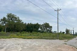 1304 Amicks Ferry Road photo 4