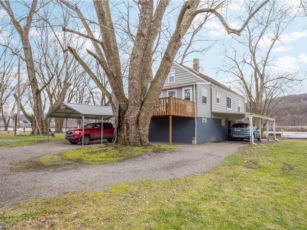 200 Moscow Road, New Cumberland, WV 26047