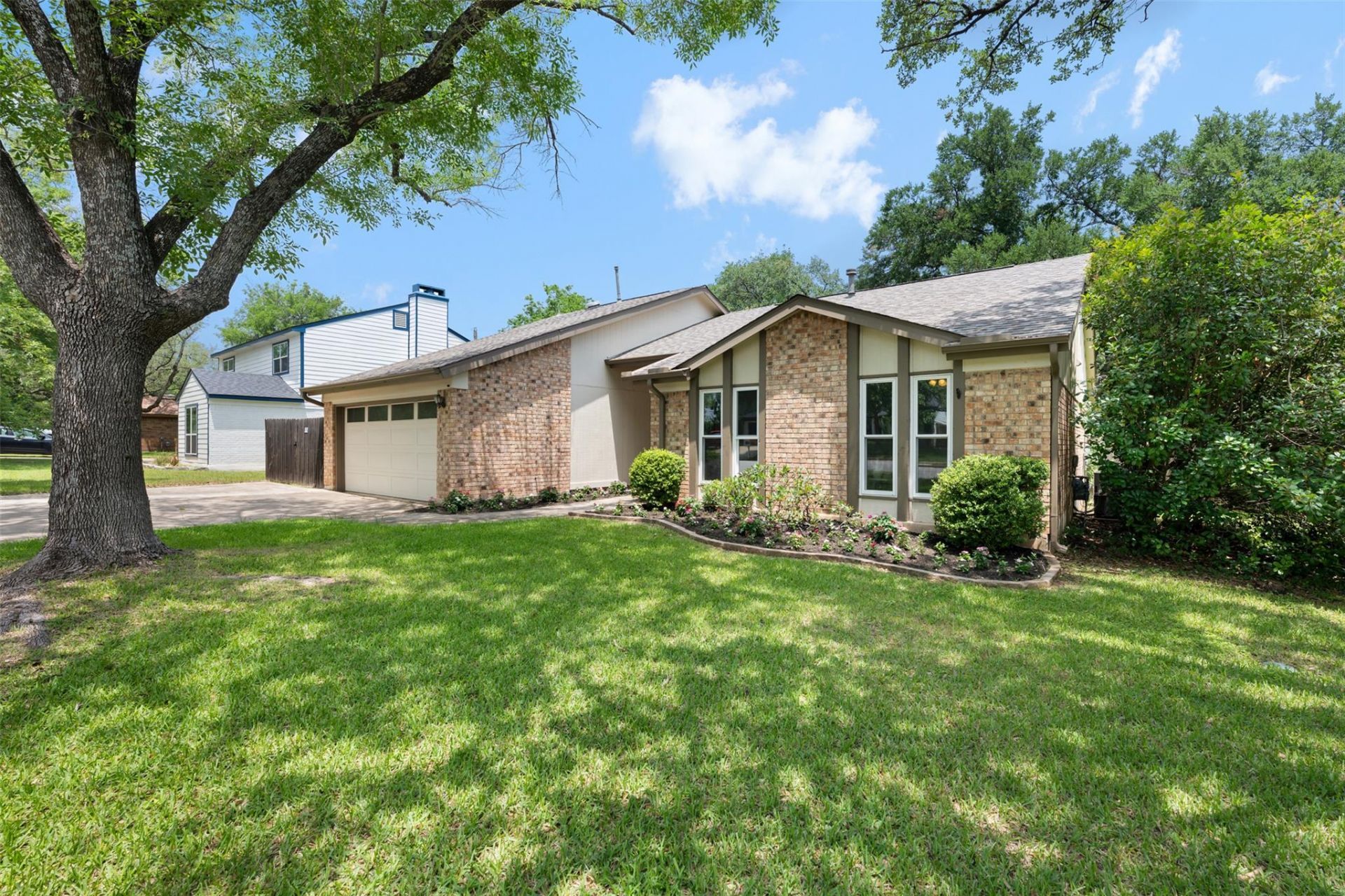 4306 Oak Creek Dr, Austin, TX 78727 Main Photo