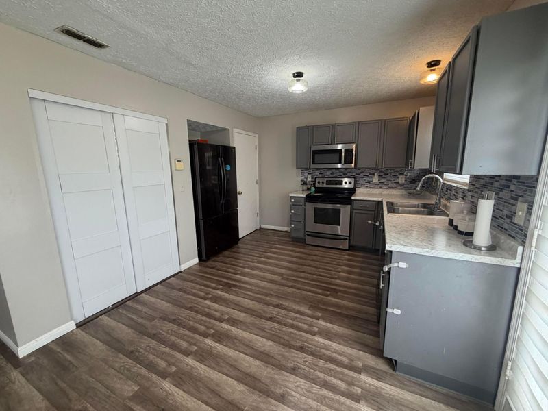 2976 Representation Terrace, Columbus, OH 43207 Photo 12