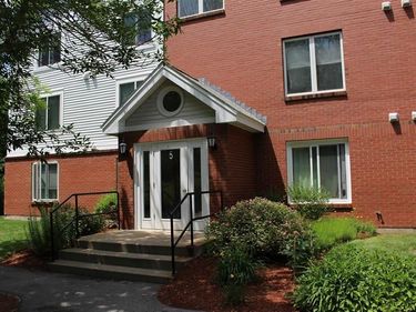 5 Timberwood Drive, Unit 205, Goffstown, NH 03045
