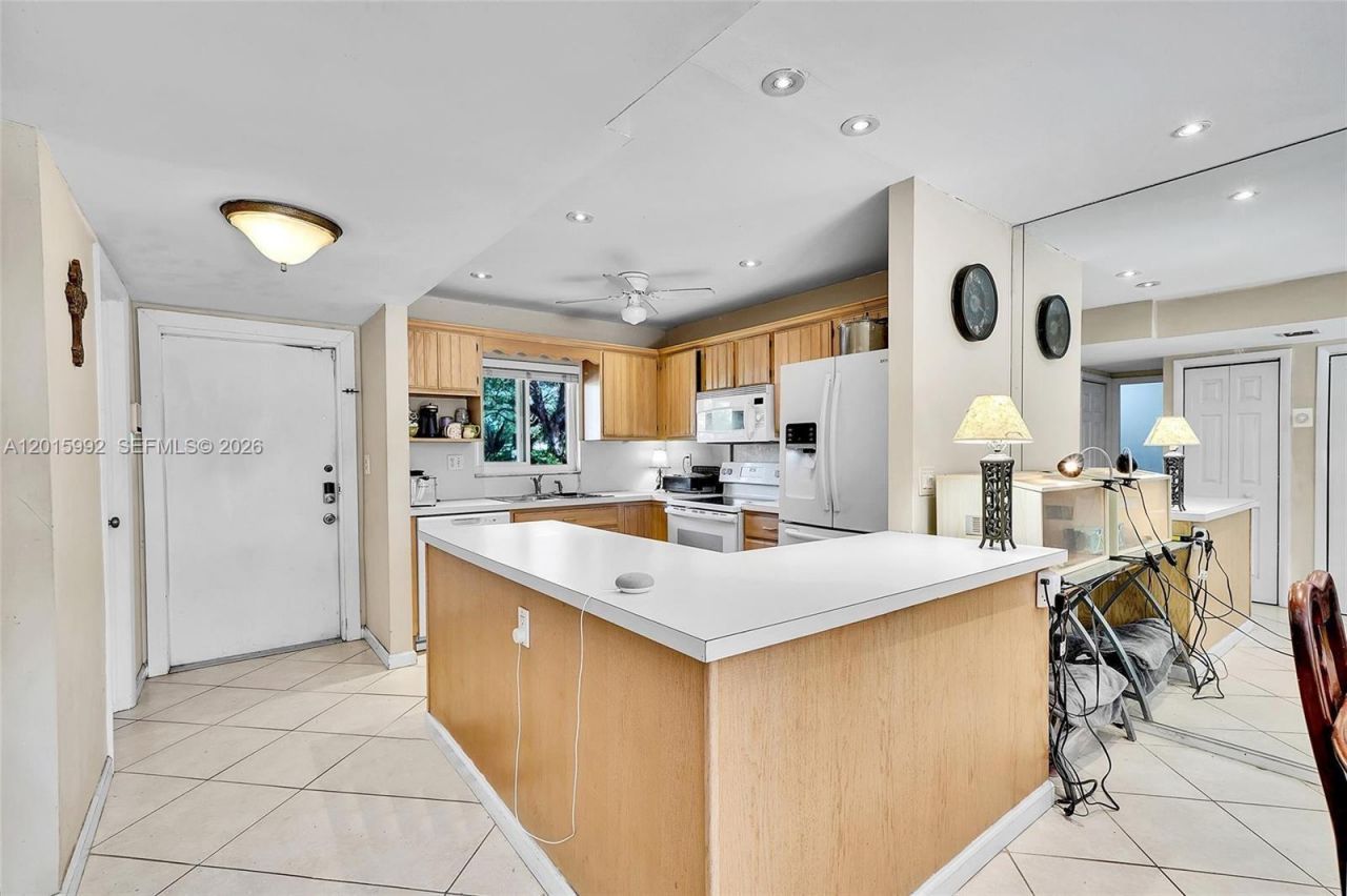 3300 Atlanta St, Unit 15F, Hollywood, FL 33021 Photo