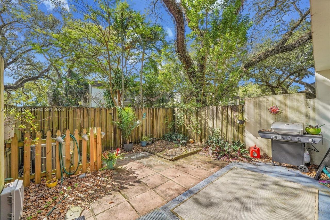 3300 Atlanta St, Unit 15F, Hollywood, FL 33021 Photo