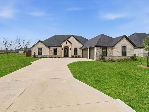 2172 Middlewood Circle, Granbury, TX 76049