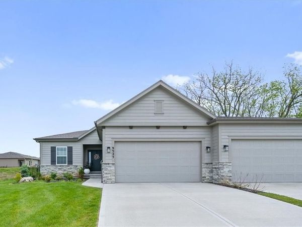 9525 Shady Bend Road, Lenexa, KS 66227