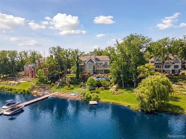 3075 Heron Pointe Drive, Bloomfield Hills, MI 48302