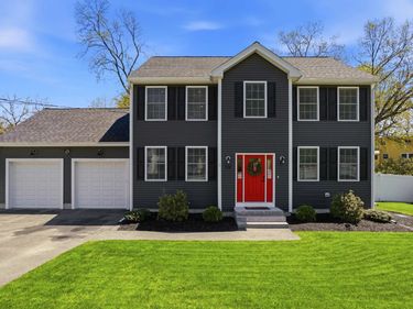 119 Westwood Drive, Nashua, NH 03062