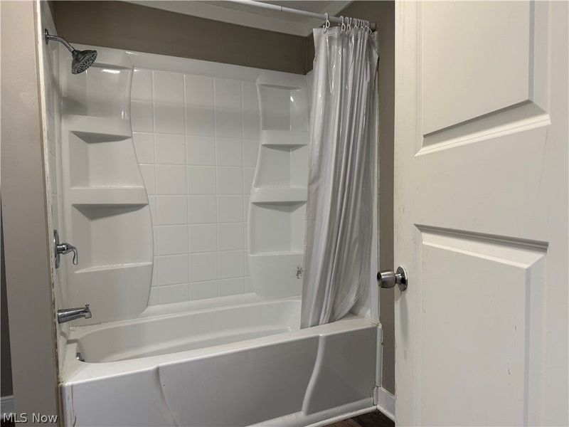 416 2nd Street, Unit Lower, Fairport Harbor, OH 44077 Photo 7