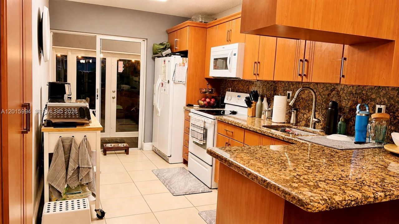 1734 W 57th Ter , Hialeah, FL 33012 Photo
