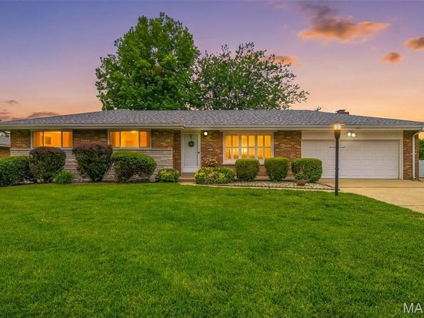7712 Sunray Lane , Crestwood, MO 63123