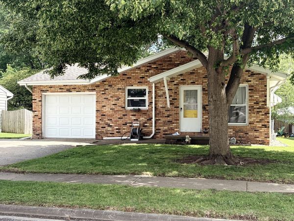6 Blair Court, Clinton, IL 61727