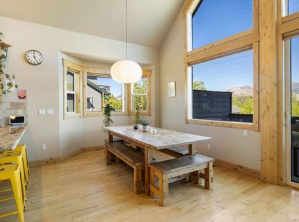 812 Elk Point Drive, South Lake Tahoe, CA 96150 Photo