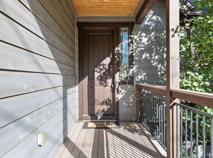 812 Elk Point Drive, South Lake Tahoe, CA 96150 Photo