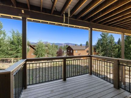 812 Elk Point Drive, South Lake Tahoe, CA 96150 Photo
