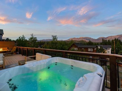 812 Elk Point Drive, South Lake Tahoe, CA 96150 Photo