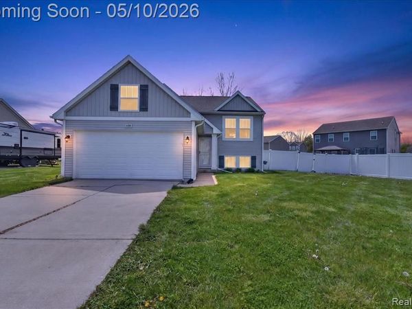 4366 Timber Line Lane, Burton, MI 48439