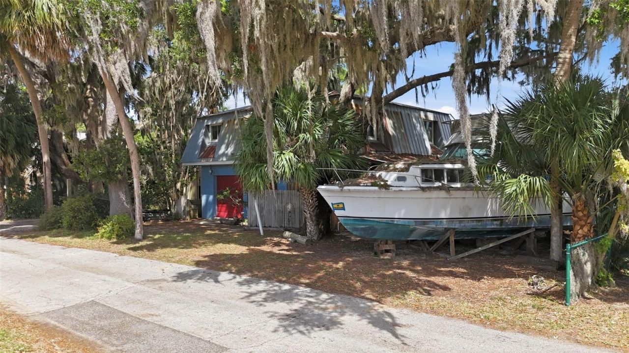 400 Lakeshore Drive, Eustis, FL 32726 Photo