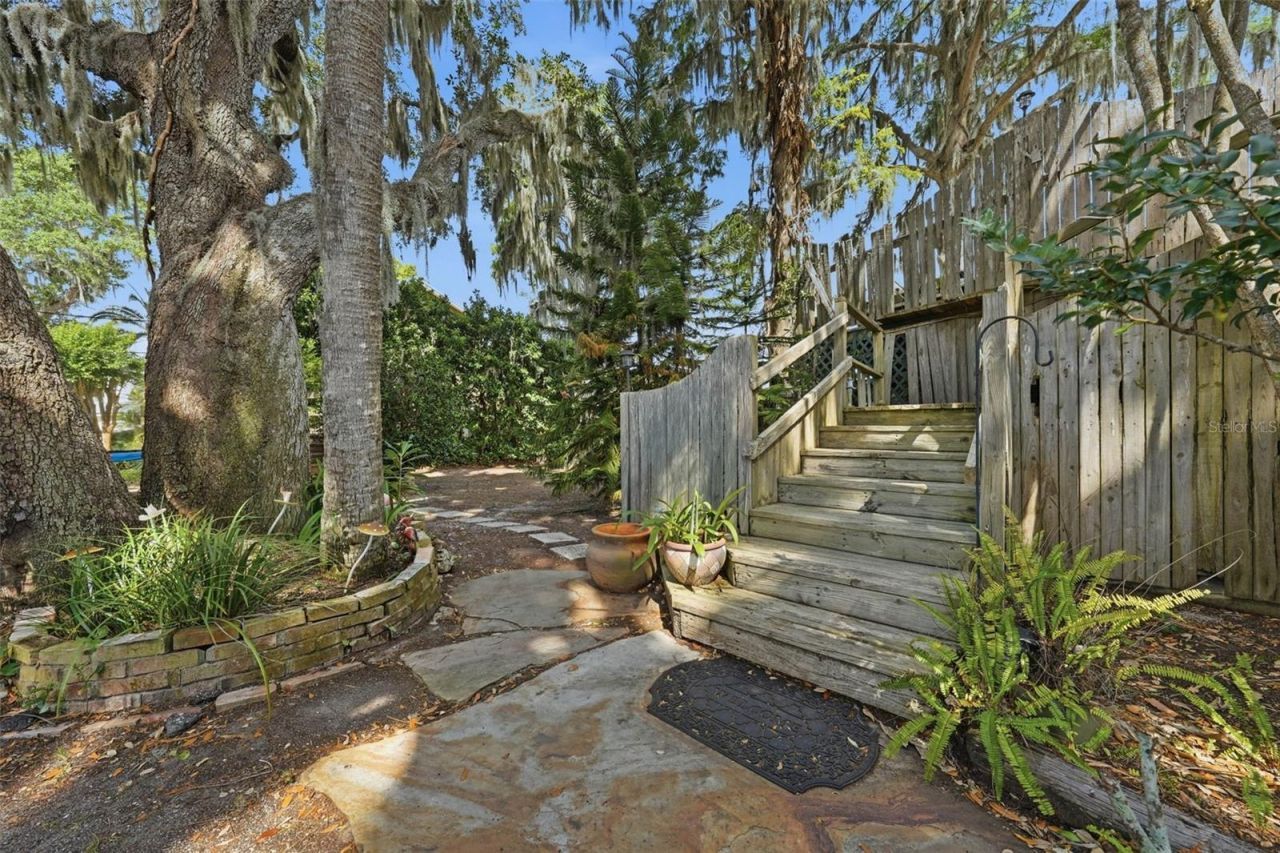 400 Lakeshore Drive, Eustis, FL 32726 Photo