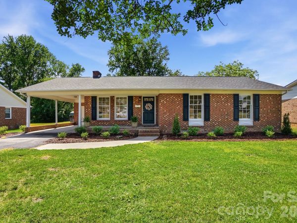 909 Evelyn Avenue , Kannapolis, NC 28083