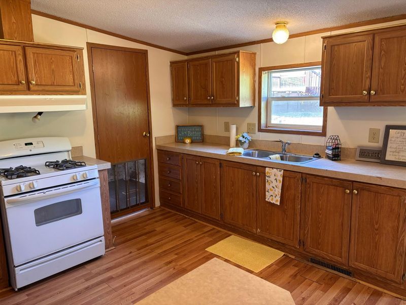 4230 Dragoo Road, Nashport, OH 43830 Photo 4