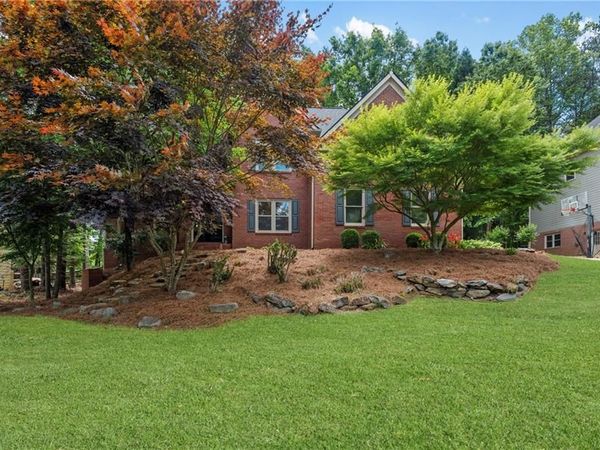 1028 Towne Lake Hills E, Woodstock, GA 30189