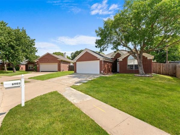 6903 Hawaii Lane , Arlington, TX 76016