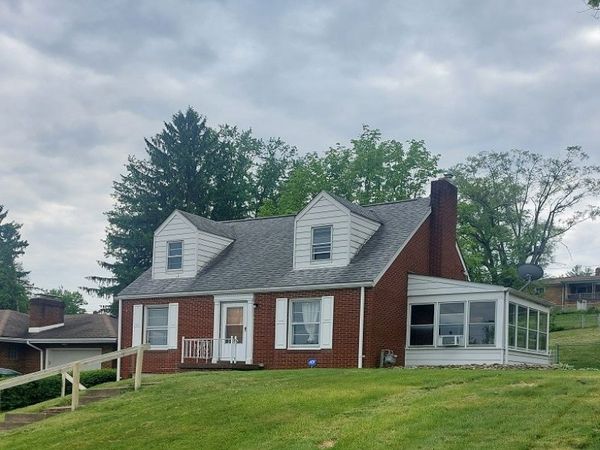 2915 Whitehaven Boulevard , Steubenville, OH 43952