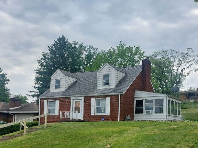2915 Whitehaven Boulevard, Steubenville, OH 43952 Photo 1