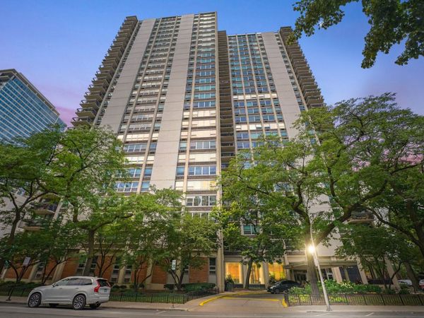 1255 N SANDBURG Terrace, Unit 206, Chicago, IL 60610
