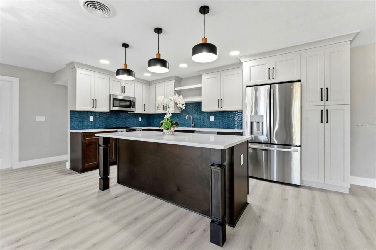 140 88th Avenue Ne, Saint Petersburg, FL 33702 Photo