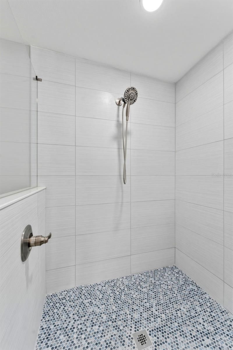 140 88th Avenue Ne, Saint Petersburg, FL 33702 Photo