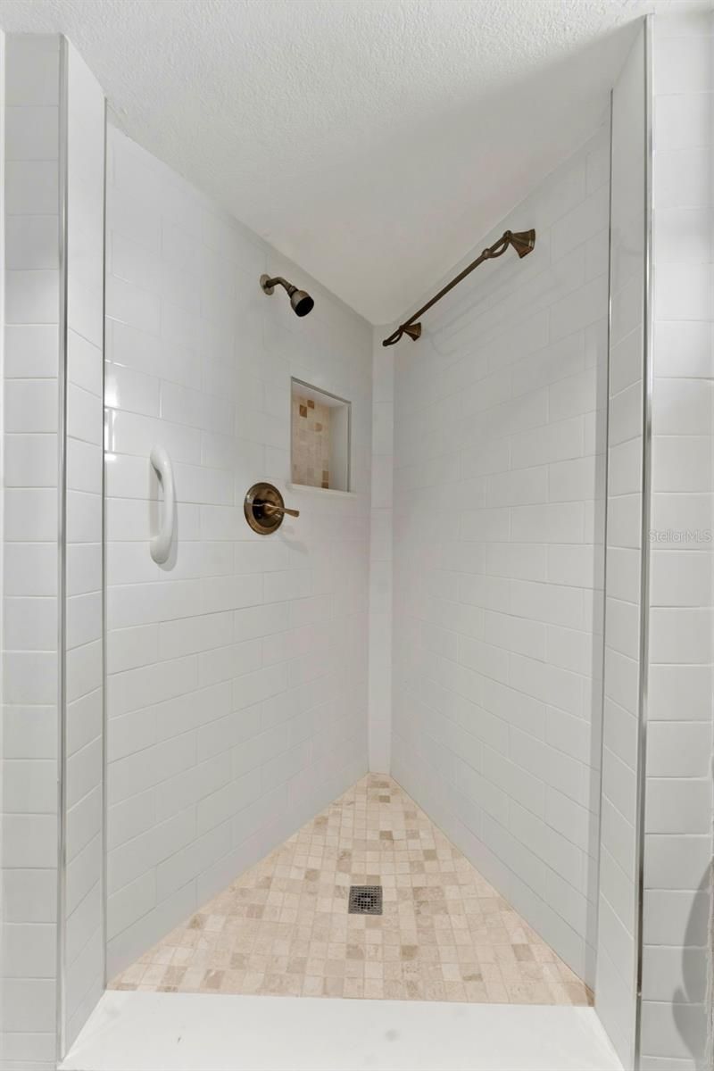 140 88th Avenue Ne, Saint Petersburg, FL 33702 Photo