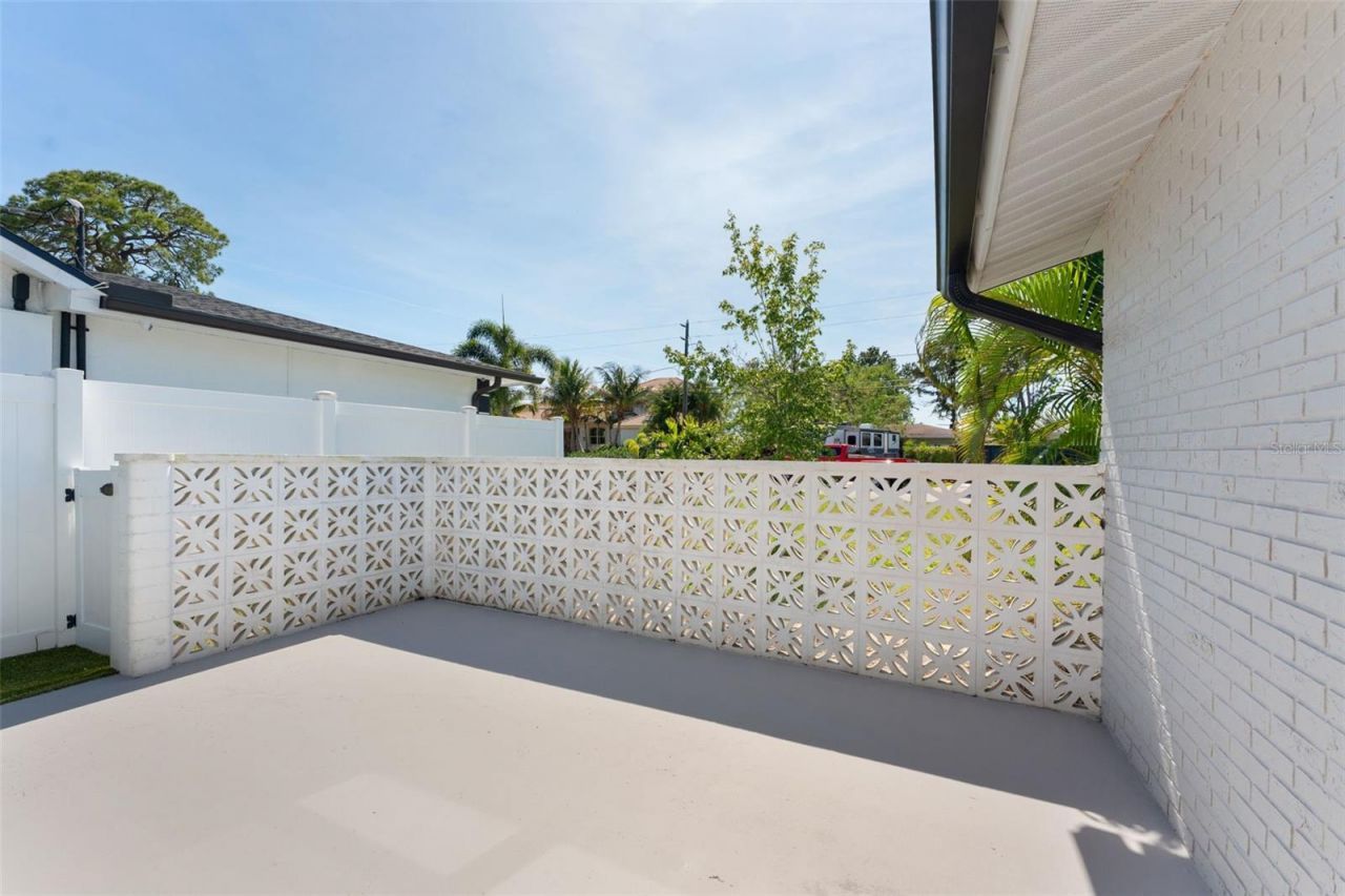 140 88th Avenue Ne, Saint Petersburg, FL 33702 Photo