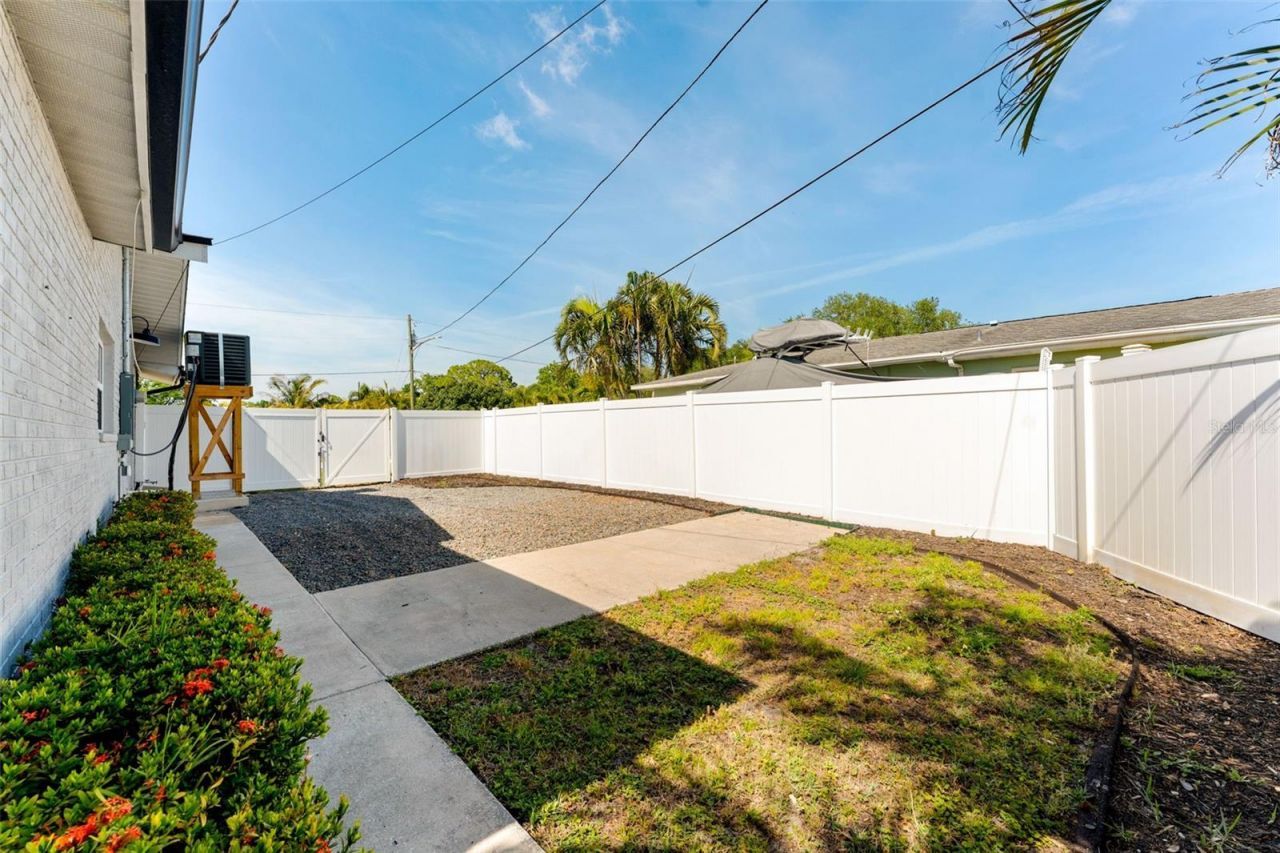140 88th Avenue Ne, Saint Petersburg, FL 33702 Photo